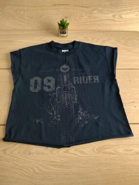Girls Navy '09 Rider' Graphic Tee Crop